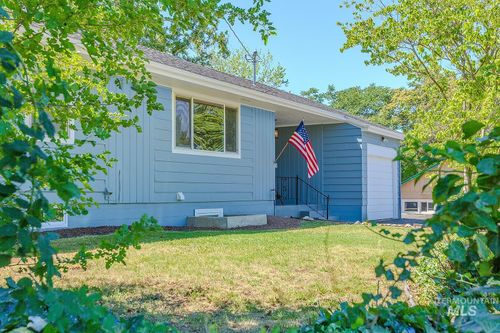 332 Vista Dr, Lewiston, ID, 83501-4233 | Card Image