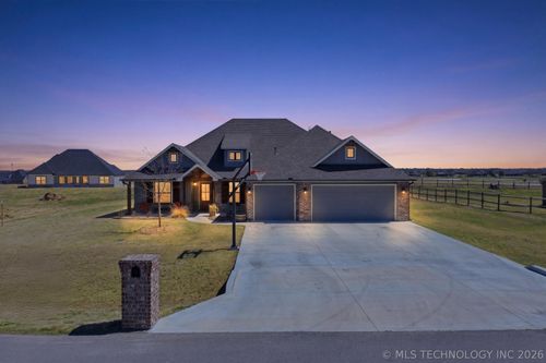 14001 N 54th East Ave, Collinsville, OK, 74021-7420 | Card Image