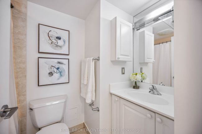 1913 - 18 Yonge St, Condo with 2 bedrooms, 2 bathrooms and null parking in Toronto ON | Image 20
