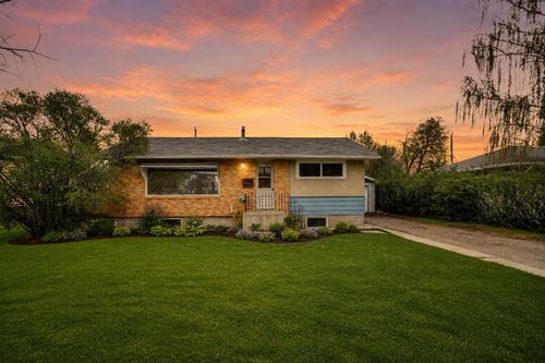 8316 43 Ave Nw, Calgary, AB, T3B1X9 | Card Image
