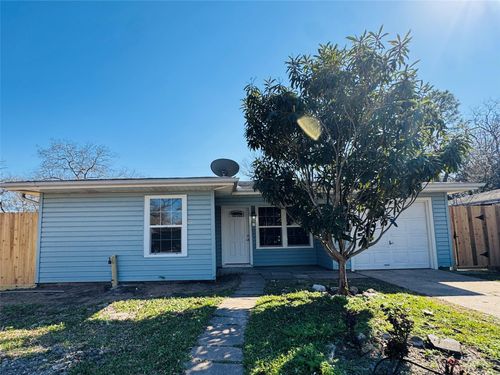 2921 Tarpey Ave, Texas City, TX, 77590-6829 | Card Image