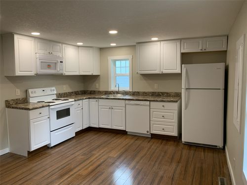 512 N Division Street, Stuart, IA, 50250 | Card Image