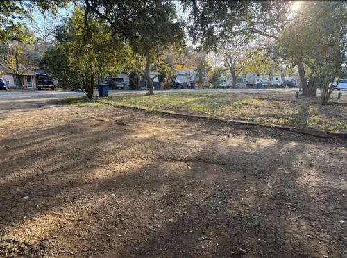 3205 Burleson Rd, Austin, TX, 78741-7222 | Card Image