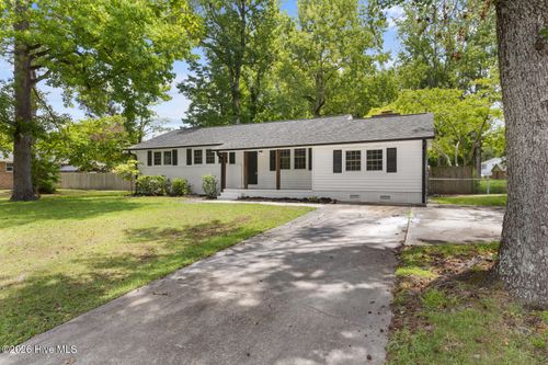 2915 Northwoods Dr, Jacksonville, NC, 28540-3839 | Card Image