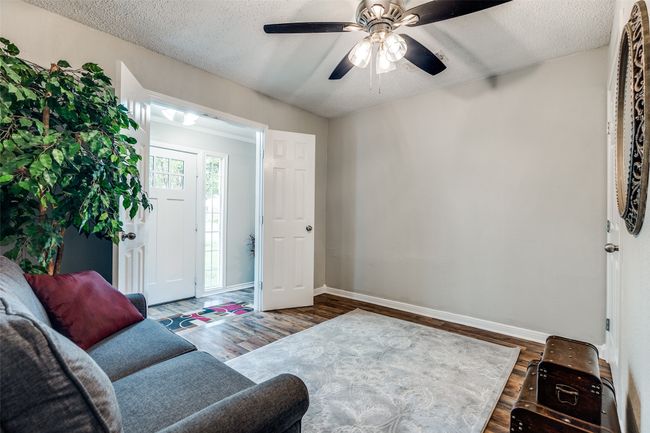 Very large closet | Image 4
