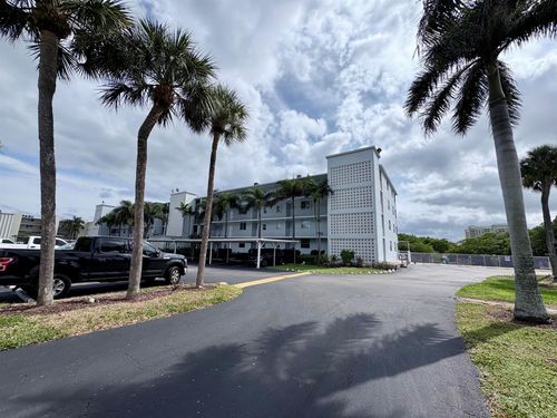 apt-403-689 Ne 6th Ct, Boynton Beach, FL, 33435-3926 | Card Image