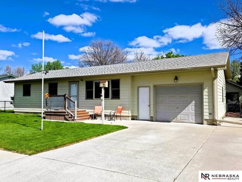 806 W Candice Street, Valentine, NE, 69201 | Card Image