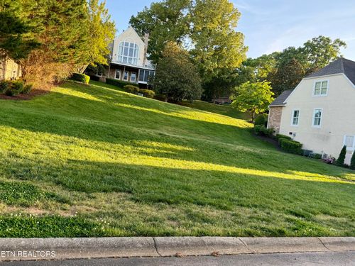2105 Cottage Row Ln, Knoxville, TN, 37922-5680 | Card Image