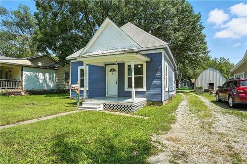 827 N Main St, Ottawa, KS, 66067-1928 | Card Image