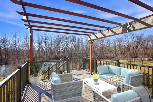 2165 Walnut Glen Blvd, Island Lake, IL, 60042-8834 | Card Image