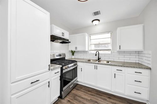 9611 Bertwood St, Houston, TX, 77016-4320 | Card Image