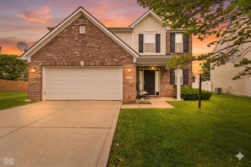 15556 Old Pond Cir, Noblesville, IN, 46060-4944 | Card Image