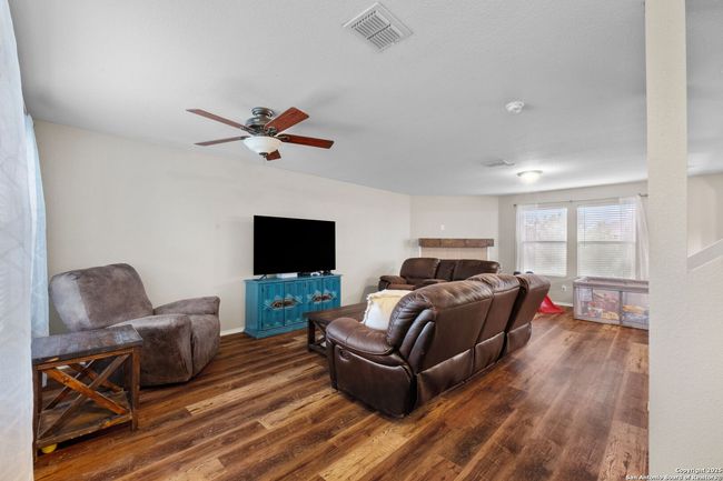 133 Creek Run, House other with 3 bedrooms, 3 bathrooms and null parking in Cibolo TX | Image 4