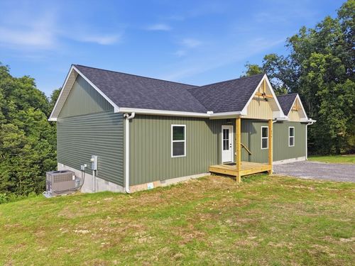 674 Dyer Ridge Rd, Baxter, TN, 38544-3833 | Card Image