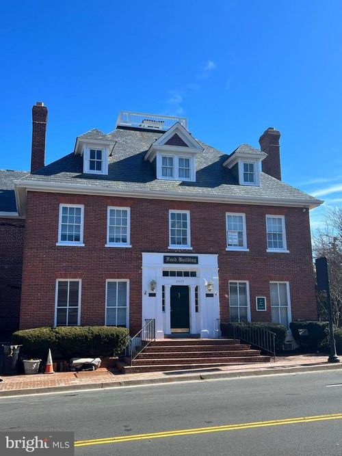301-3977 Chain Bridge Rd, Fairfax, VA, 22030-3308 | Card Image