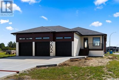 202 Fairway Rd, House other with 5 bedrooms, 3 bathrooms and null parking in Emerald Park SK | Image 1