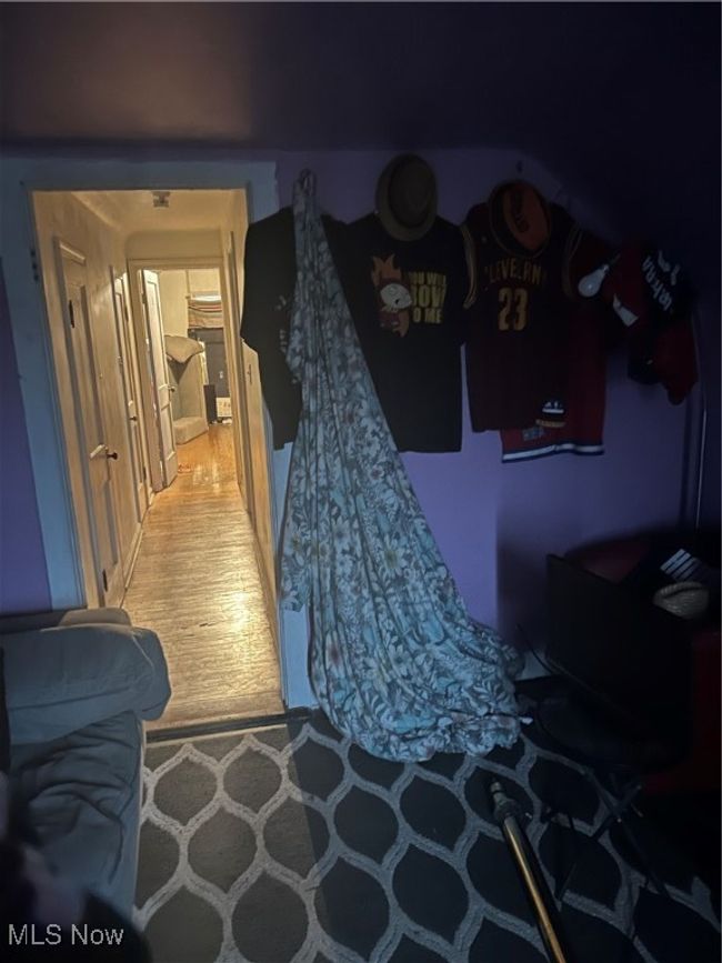 Upstairs bedroom | Image 27