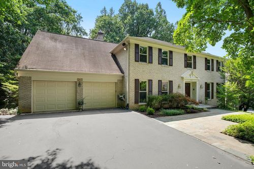11004 Roundtable Ct, ROCKVILLE, MD, 20852-4560 | Card Image