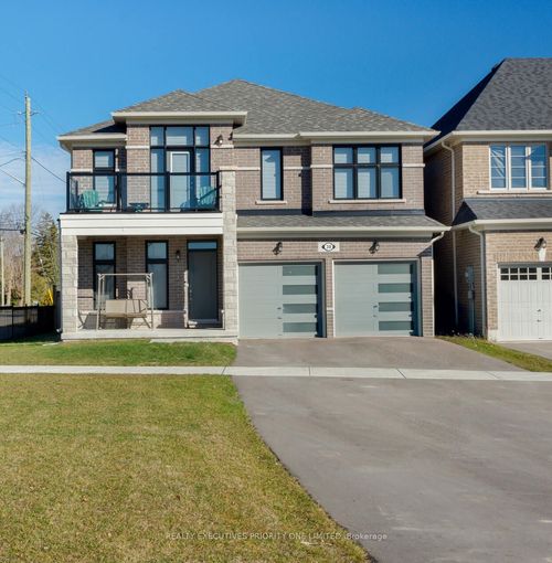 30 Sam Battaglia Cres, Sutton West, ON, L0E1R0 | Card Image