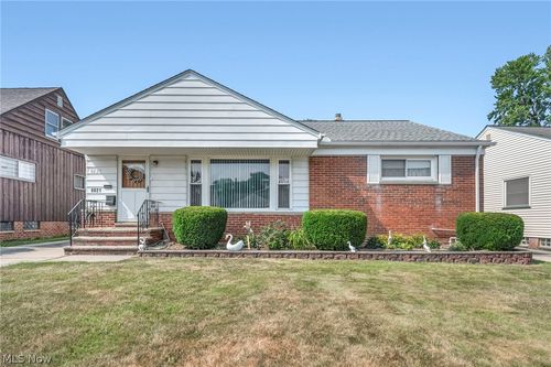 6621 Indiana Ave, Mayfield Heights, OH, 44124-1928 | Card Image