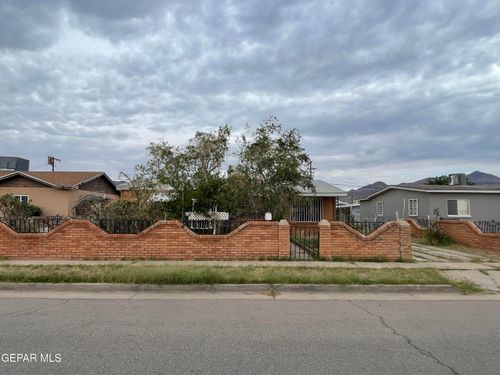 8401 Mount Whitney Drive, El Paso, TX, 79904 | Card Image