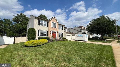 8 Autumn Ct, BLACKWOOD, NJ, 08012-5314 | Card Image