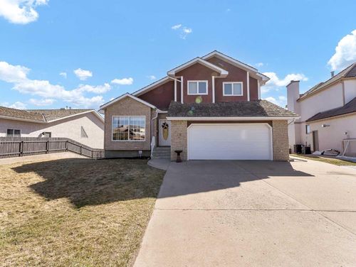 58 Taylor Crescent Se, Home with 4 bedrooms, 3 bathrooms and 4 parking in Medicine Hat AB | Card Image