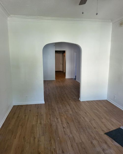 1-8752 S Saginaw Ave, Chicago, IL, 60617-2424 | Card Image