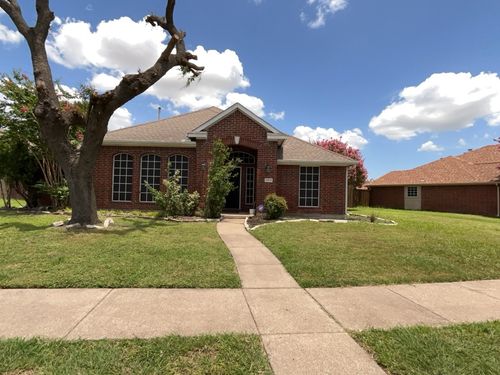 2818 Pecan Meadow Dr, Garland, TX, 75040-3979 | Card Image