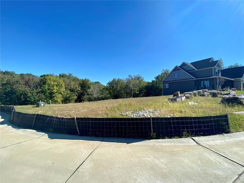 2033 Lily Ave, Kirkwood, MO, 63122-3425 | Card Image
