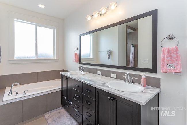 3713 W Ladle Rapids St, House other with 4 bedrooms, 3 bathrooms and 3 parking in Meridian ID | Image 15