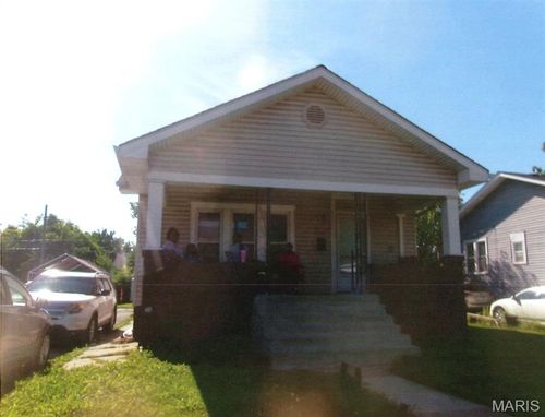 727 N 38th St, East Saint Louis, IL, 62205-2107 | Card Image