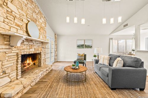 7410 Oak Marsh St, Live Oak, TX, 78233-3113 | Card Image