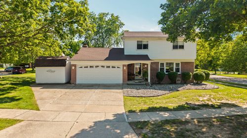 534 Forestbrooke Ct, Saline, MI, 48176-1514 | Card Image