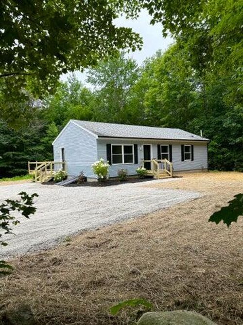 84 Noble Road, Oxford, ME, 04270 | Card Image