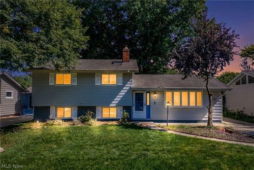 1201 Giesse Dr, Mayfield Heights, OH, 44124-1812 | Card Image