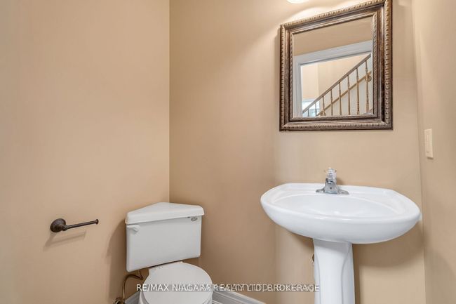 7149 Parkside Rd, House other with 6 bedrooms, 4 bathrooms and 2 parking in Niagara Falls ON | Image 7