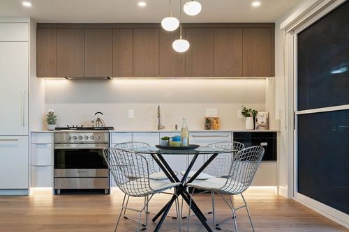 1137 W 33rd Avenue, Vancouver, BC, V6M1A3 | Card Image