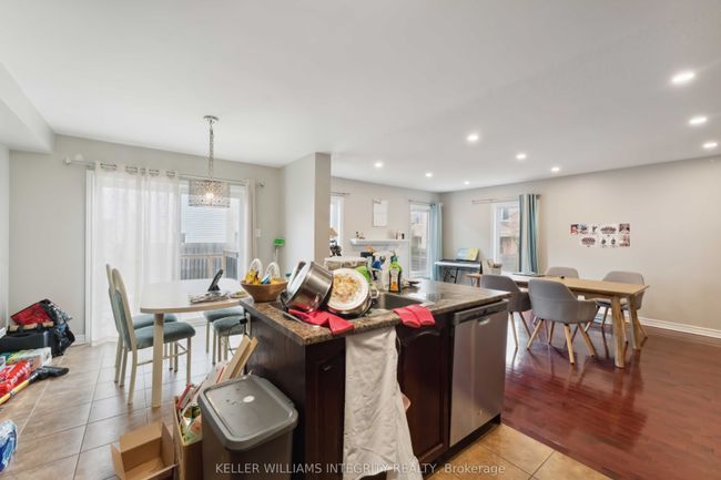 111 Tacom Cir, House attached with 3 bedrooms, 3 bathrooms and 1 parking in Nepean ON | Image 6