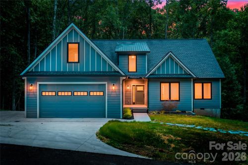 61 Bamboo Trl, Candler, NC, 28715-8460 | Card Image