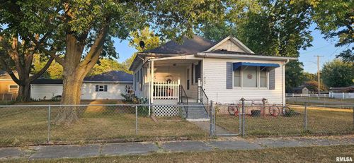 302 Broadway St, New Boston, IL, 61272-5711 | Card Image