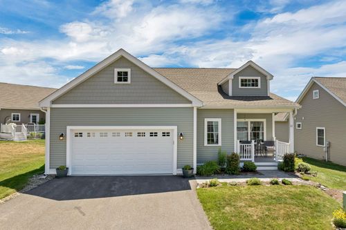 12 Toby Cir, Merrimack, NH, 03054-4839 | Card Image