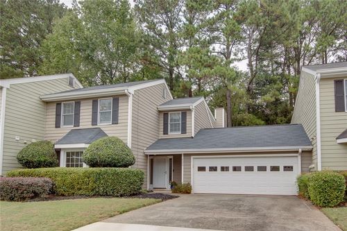 4590 Village Oaks Cir, Dunwoody, GA, 30338-5705 | Card Image
