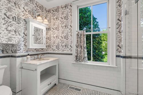 731 Forest Ave, Rye, NY, 10580-3216 | Card Image