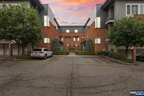 1600 Kaufer Ln, Fort Lee, NJ, 07024-6954 | Card Image