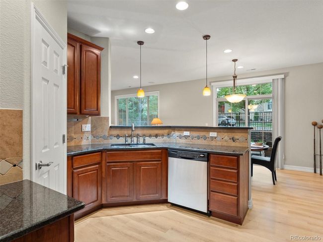 10103 Bluffmont Ln, Townhouse with 2 bedrooms, 3 bathrooms and null parking in Lone Tree CO | Image 11