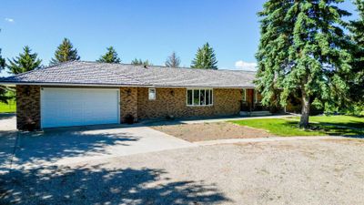 122 1 Ave, House detached with 5 bedrooms, 3 bathrooms and null parking in Stirling AB | Image 2