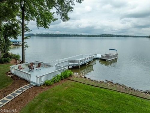 1553 Waterford Pointe Rd, Lexington, NC, 27292-6565 | Card Image