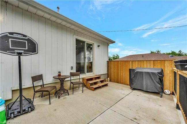 9 Lorimer St, House other with 2 bedrooms, 1 bathrooms and 6 parking in Saint George ON | Image 16