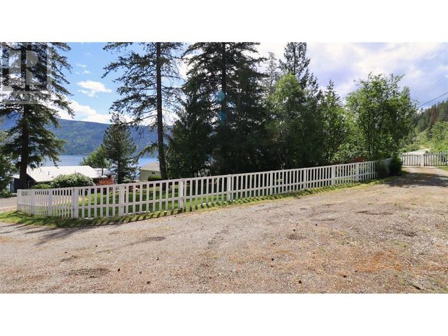 1065 Little Shuswap Lake Rd, House other with 2 bedrooms, 2 bathrooms and 8 parking in Chase BC | Image 6